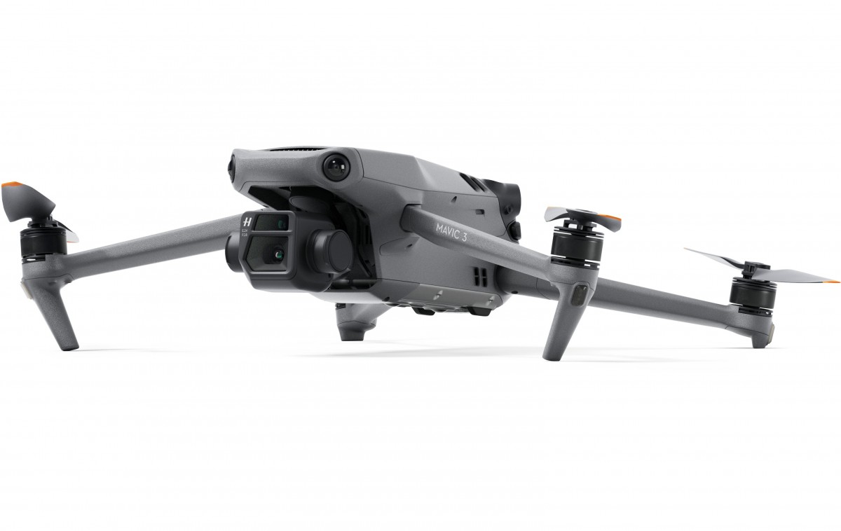 DJI Mavic 3 classic with licensed Operator
